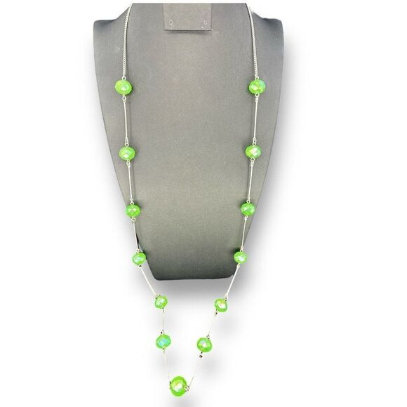 Green Glass Iridescent Station Necklace Long Faceted Cut over Silver Plated - Picture 3 of 6
